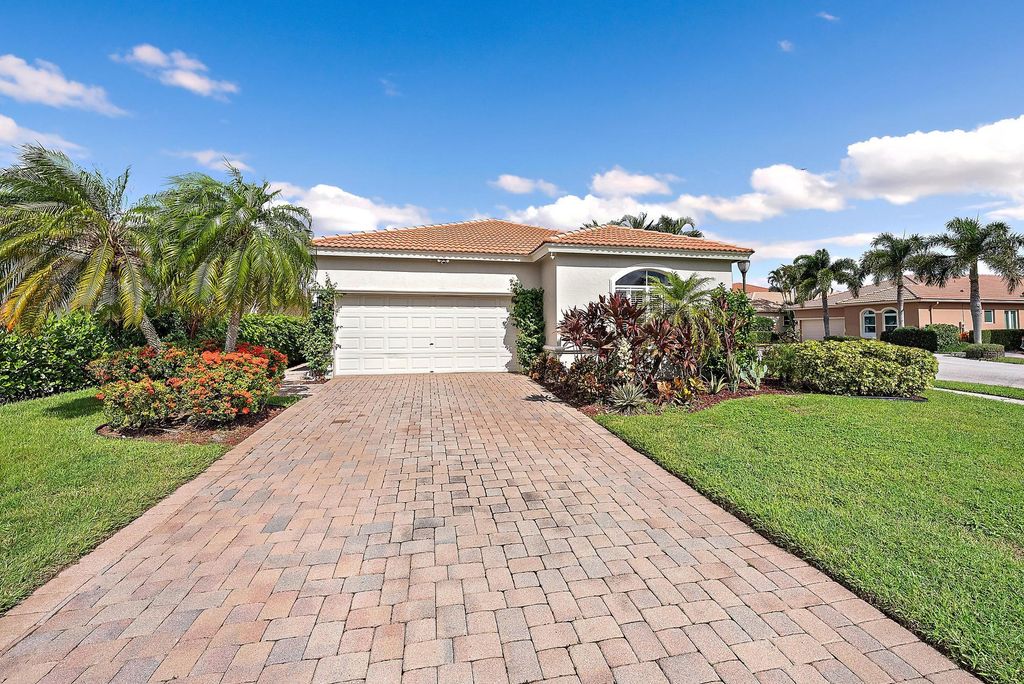 Photo of 101 Casa Grande Court, Palm Beach Gardens, FL 33418 (MLS # R11130795)