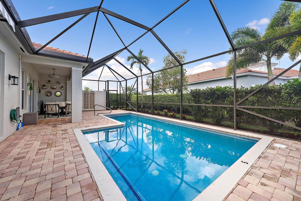 Photo of 101 Casa Grande Court, Palm Beach Gardens, FL 33418 (MLS # R11130795)
