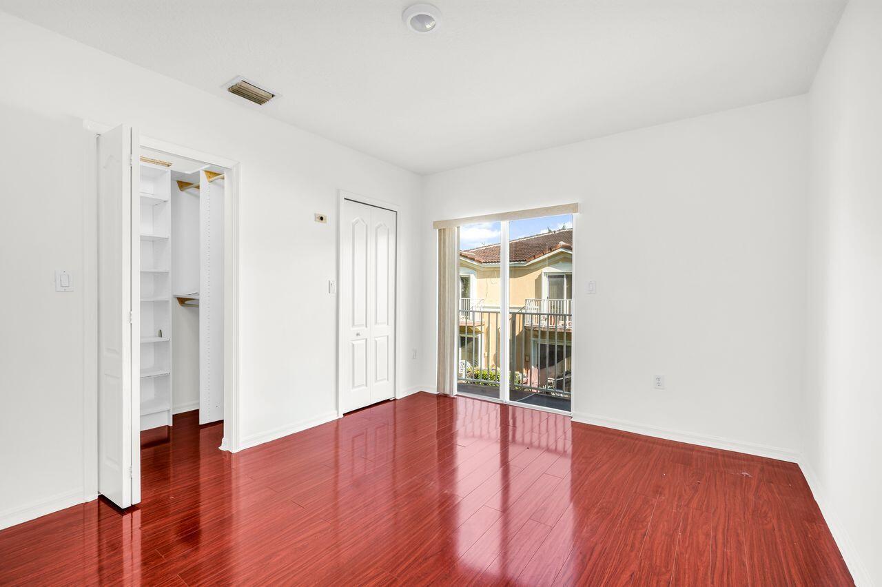 MELROSE POINT CONDO - Residential Lease