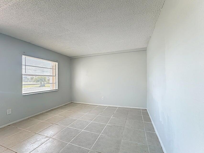 PALM GARDENS CONDO CB 3 PGS 9-11 BLDG 694 - Residential Income