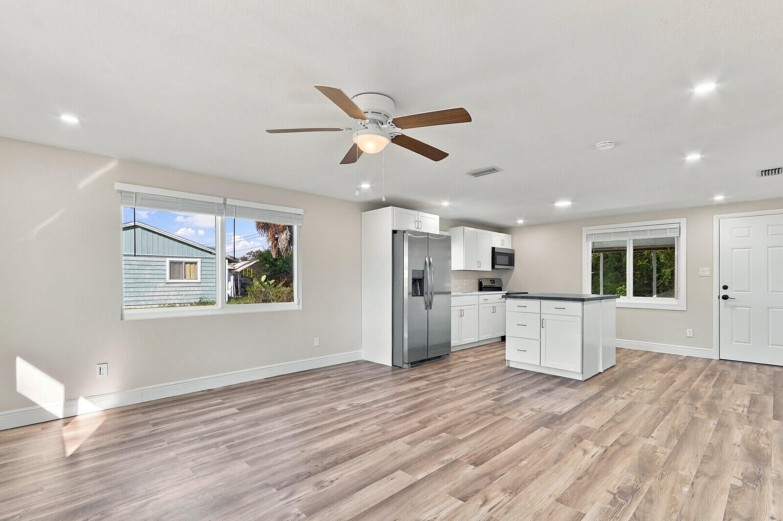 6904 PENNY Lane