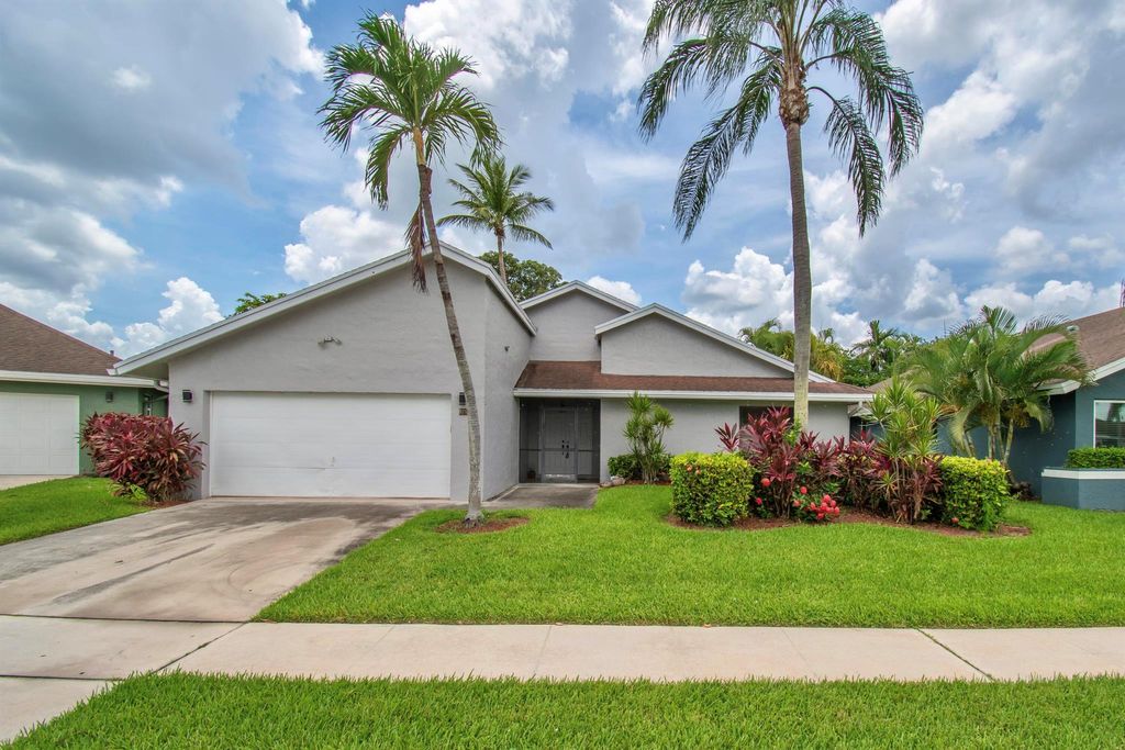 Photo of 7917 Chula Vista Crescent, Boca Raton, FL 33433 (MLS # R11107674)