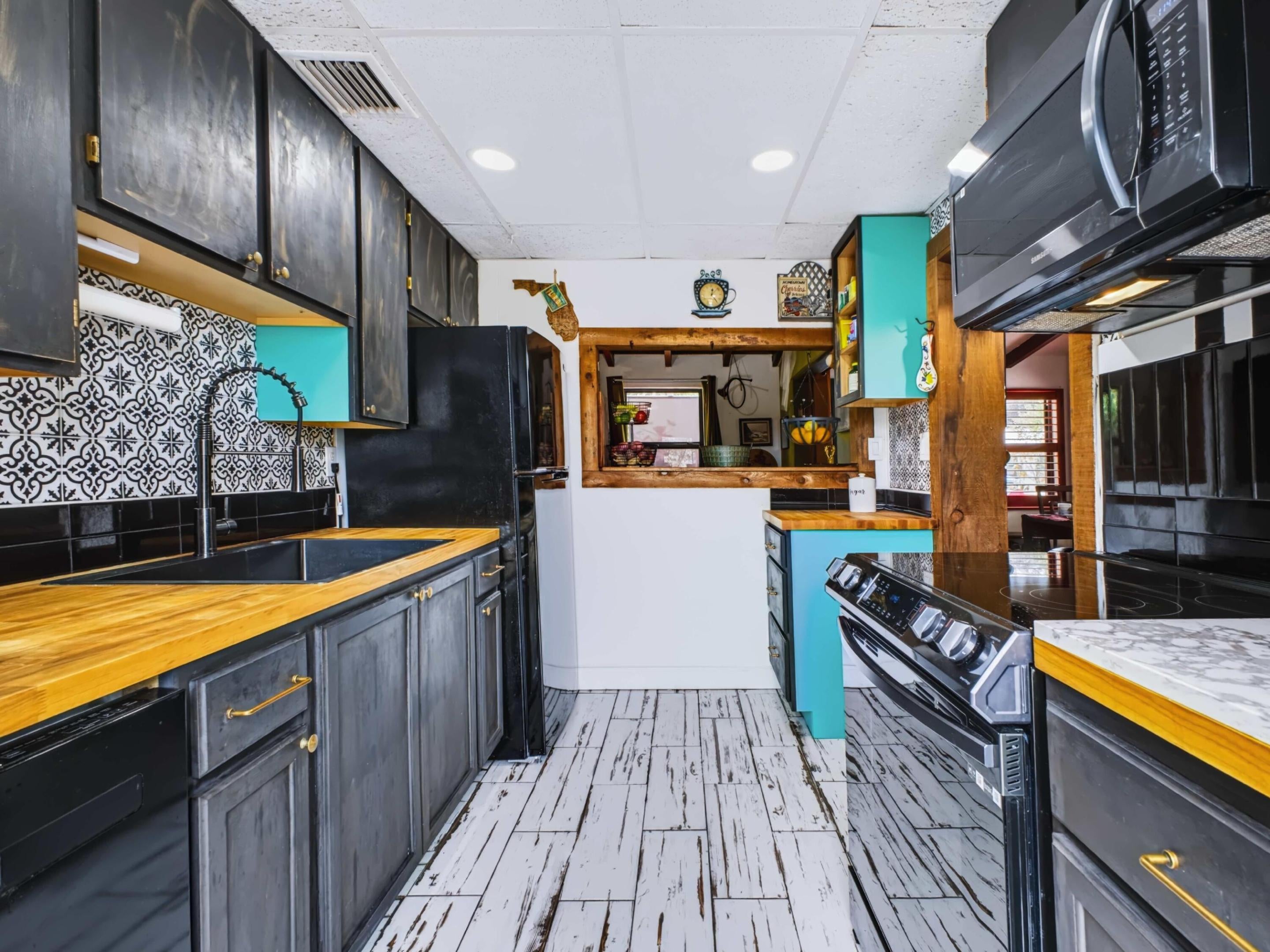 4945 CANTON Road
