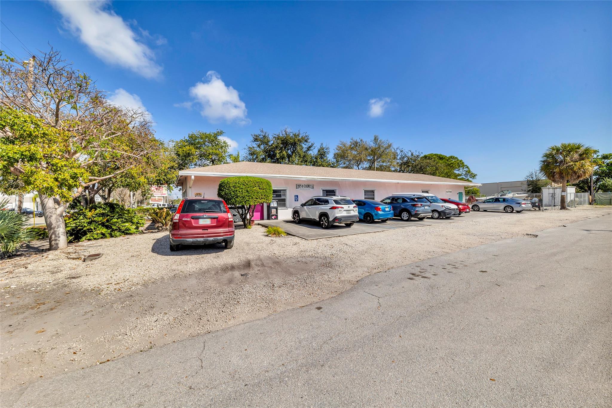2520 N Dixie Hwy