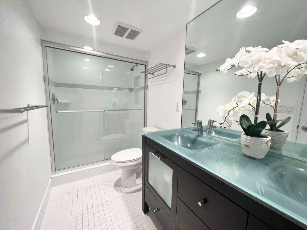 BARCLAY CONDO - Residential Lease