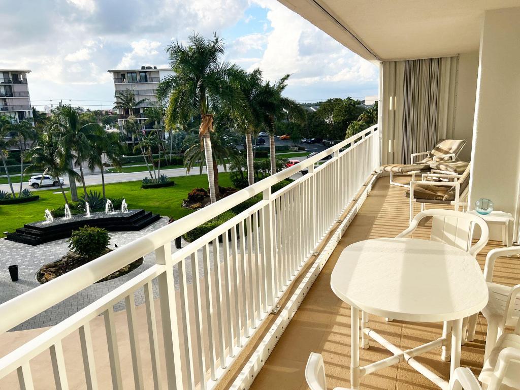 BARCLAY CONDO - Residential Lease