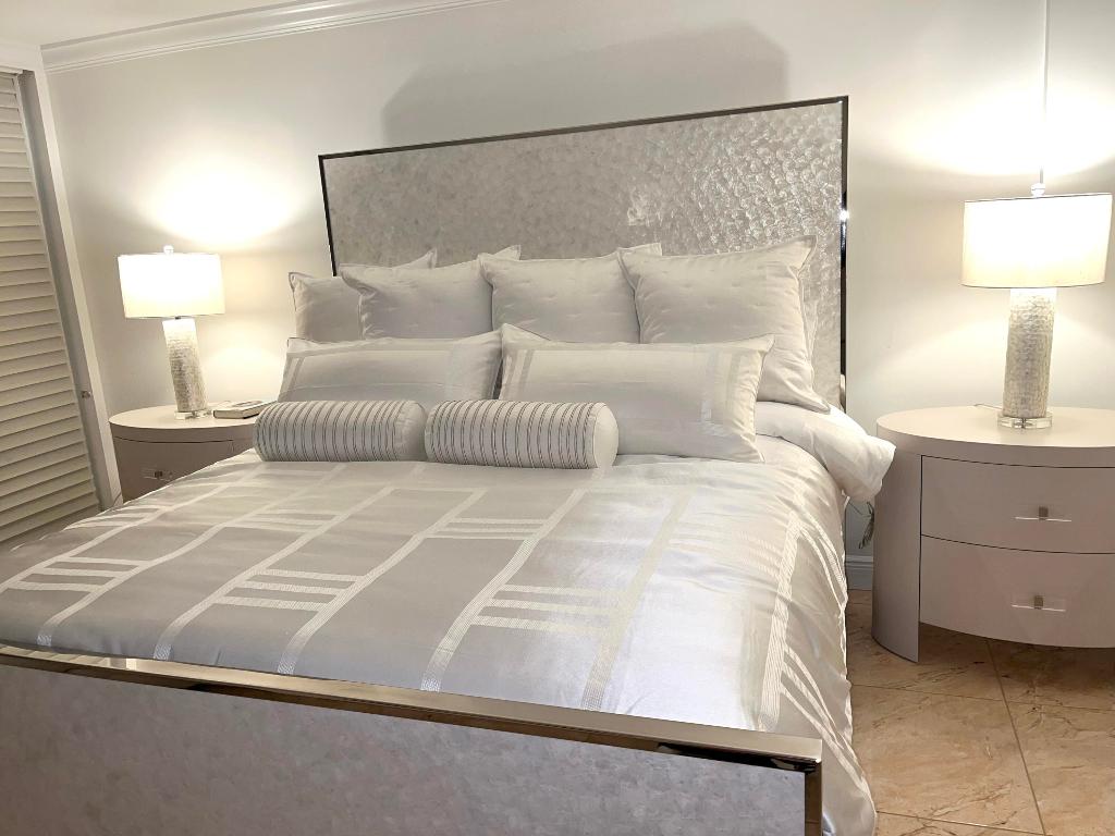 BARCLAY CONDO - Residential Lease