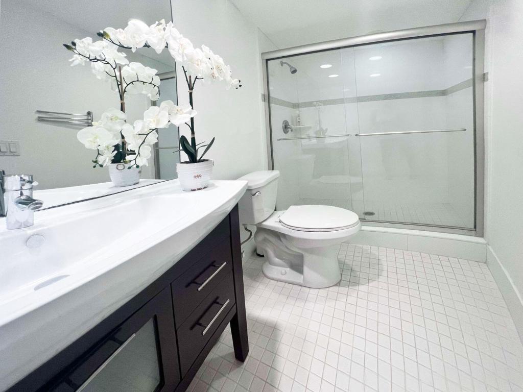 BARCLAY CONDO - Residential Lease