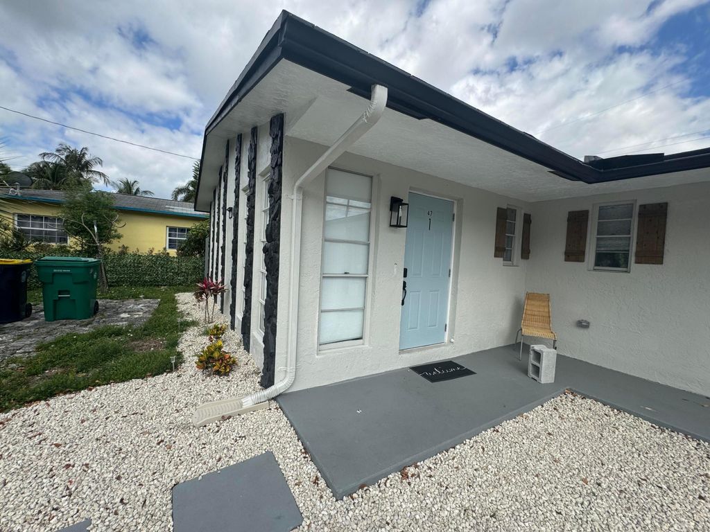 Photo of 47 SE 13th Street, Dania Beach, FL 33004 (MLS # B26015692)