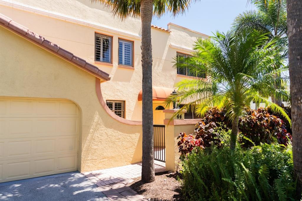 Photo of 44 Uno Lago Drive, Juno Beach, FL 33408 (MLS # R10732827)