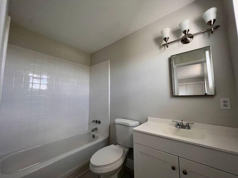 HARBOUR HALL - Residential Lease