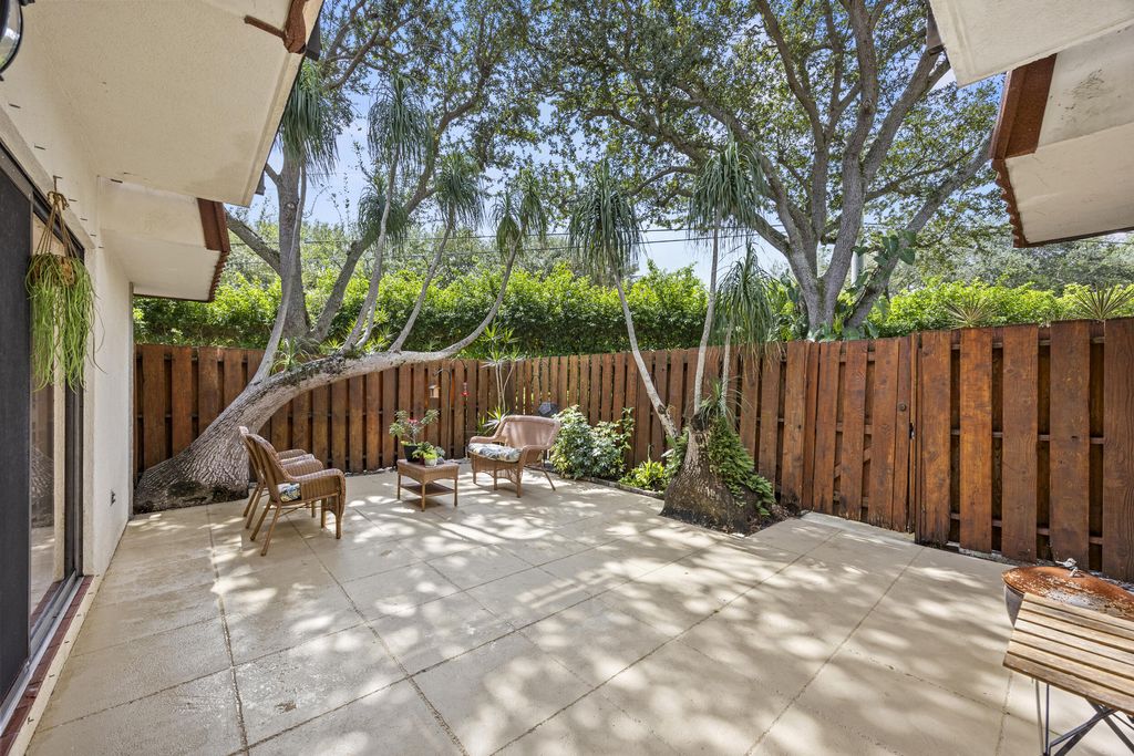 Photo of 1810 San Juan Drive #25-B, Delray Beach, FL 33445 (MLS # R11130562)