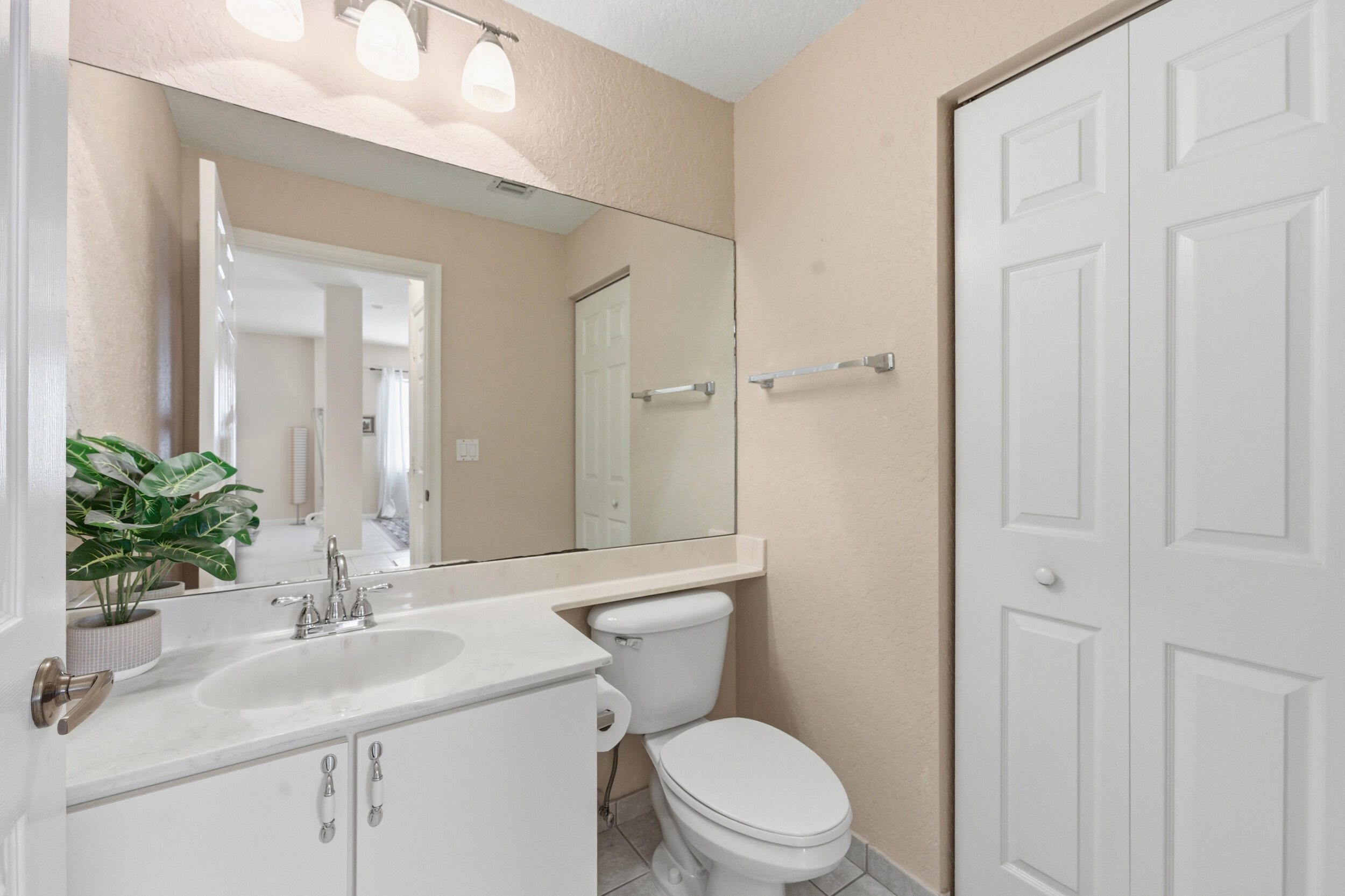 PEMBROKE SHORES - Residential