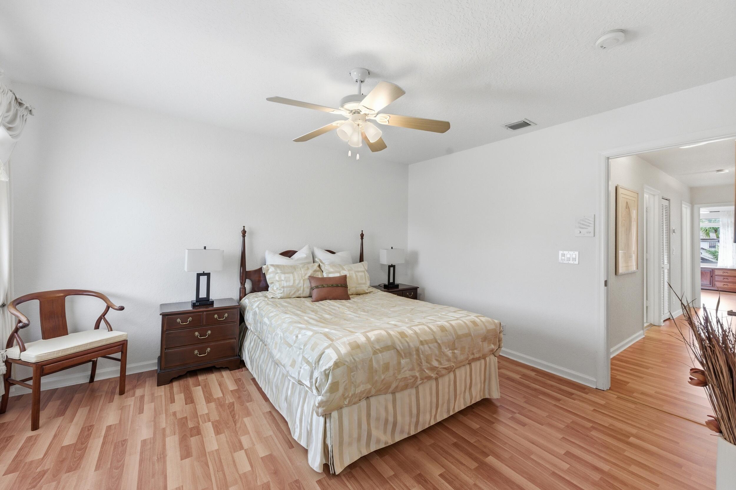 PEMBROKE SHORES - Residential