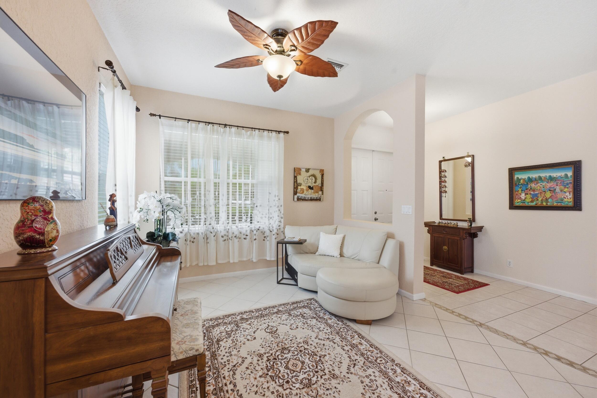 PEMBROKE SHORES - Residential