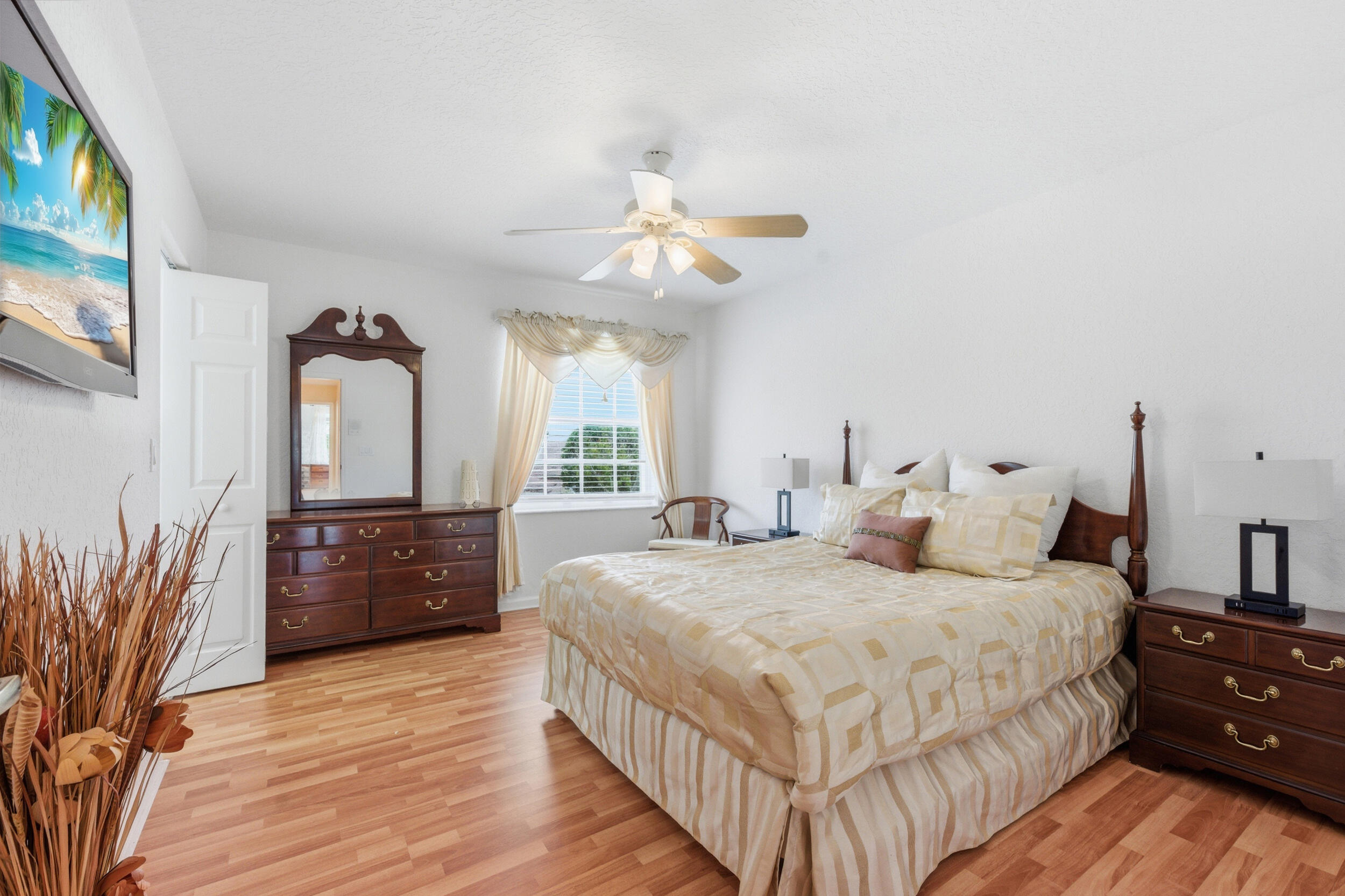 PEMBROKE SHORES - Residential