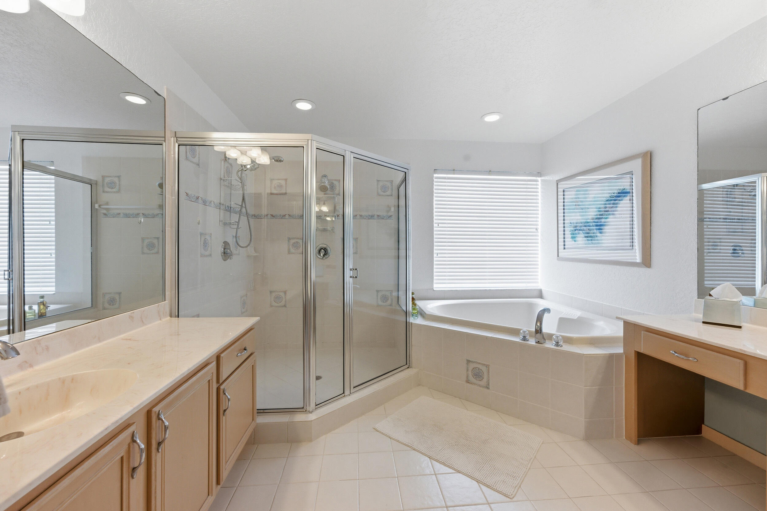 PEMBROKE SHORES - Residential