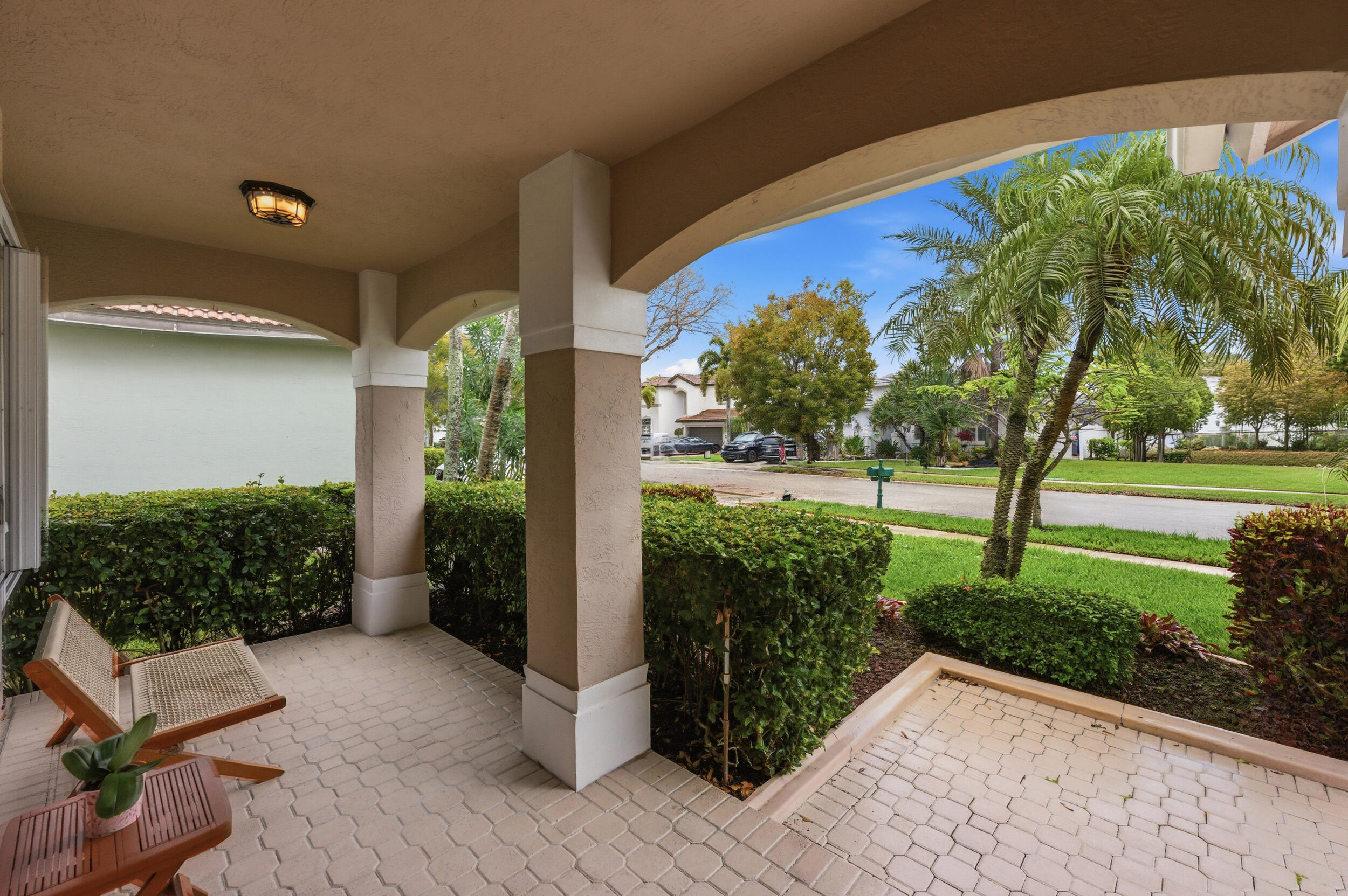 PEMBROKE SHORES - Residential