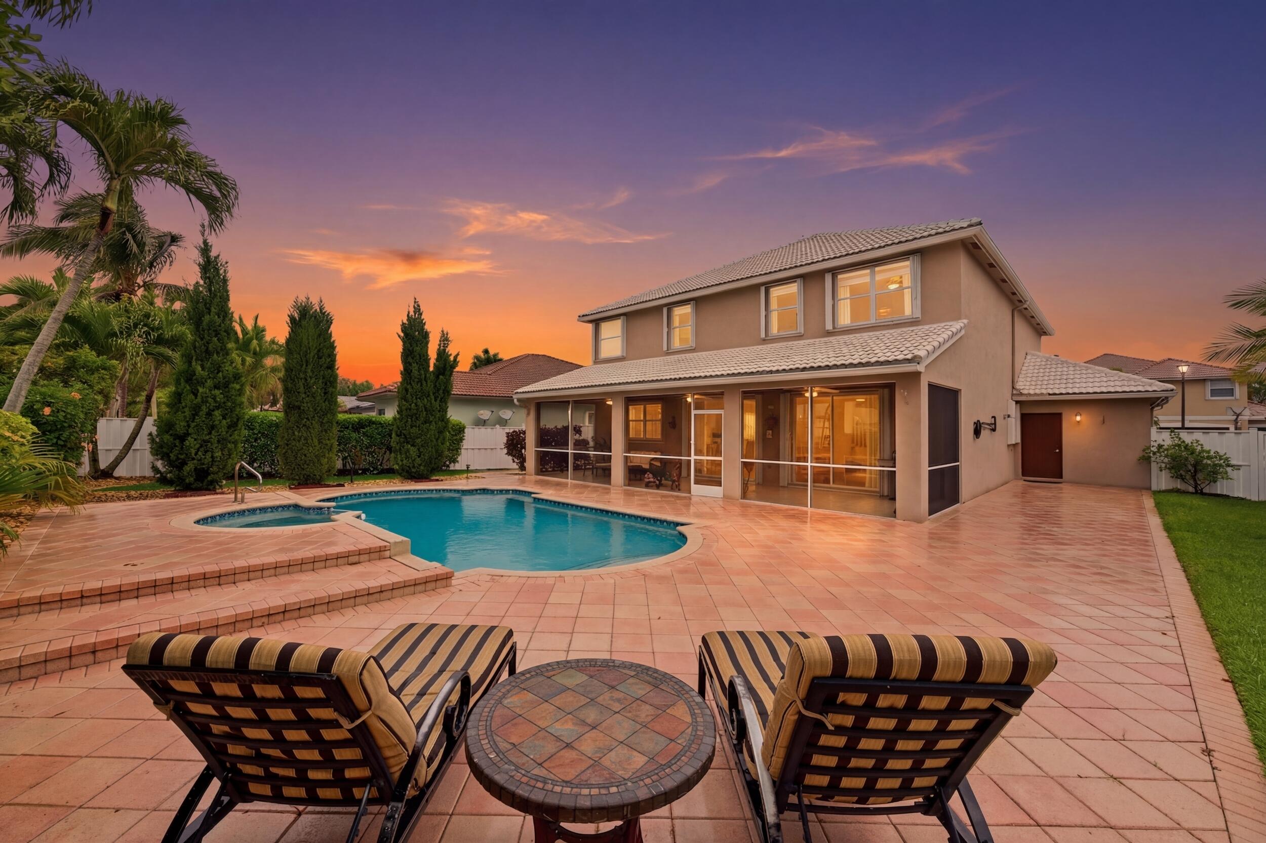 PEMBROKE SHORES - Residential