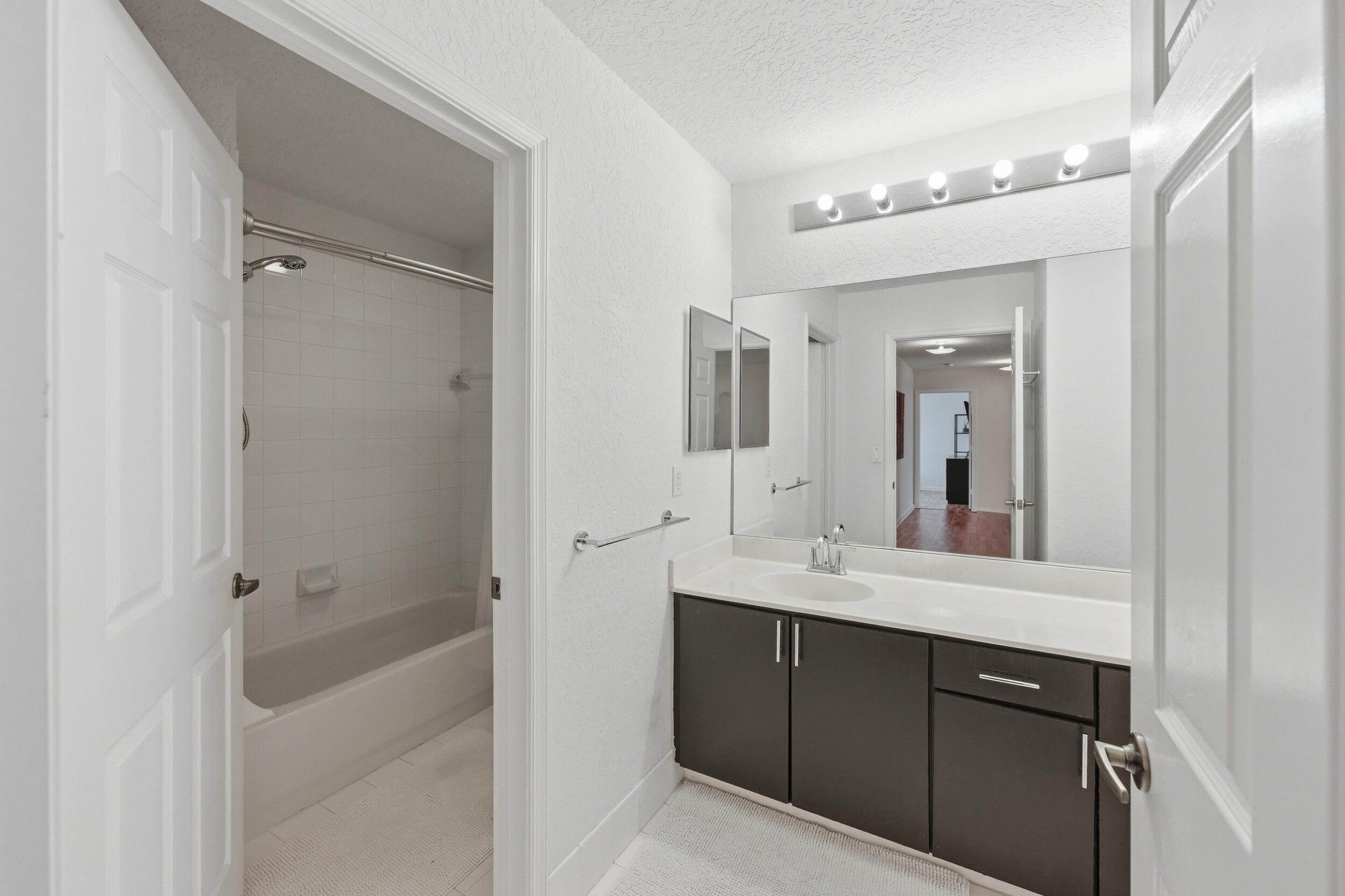 PEMBROKE SHORES - Residential