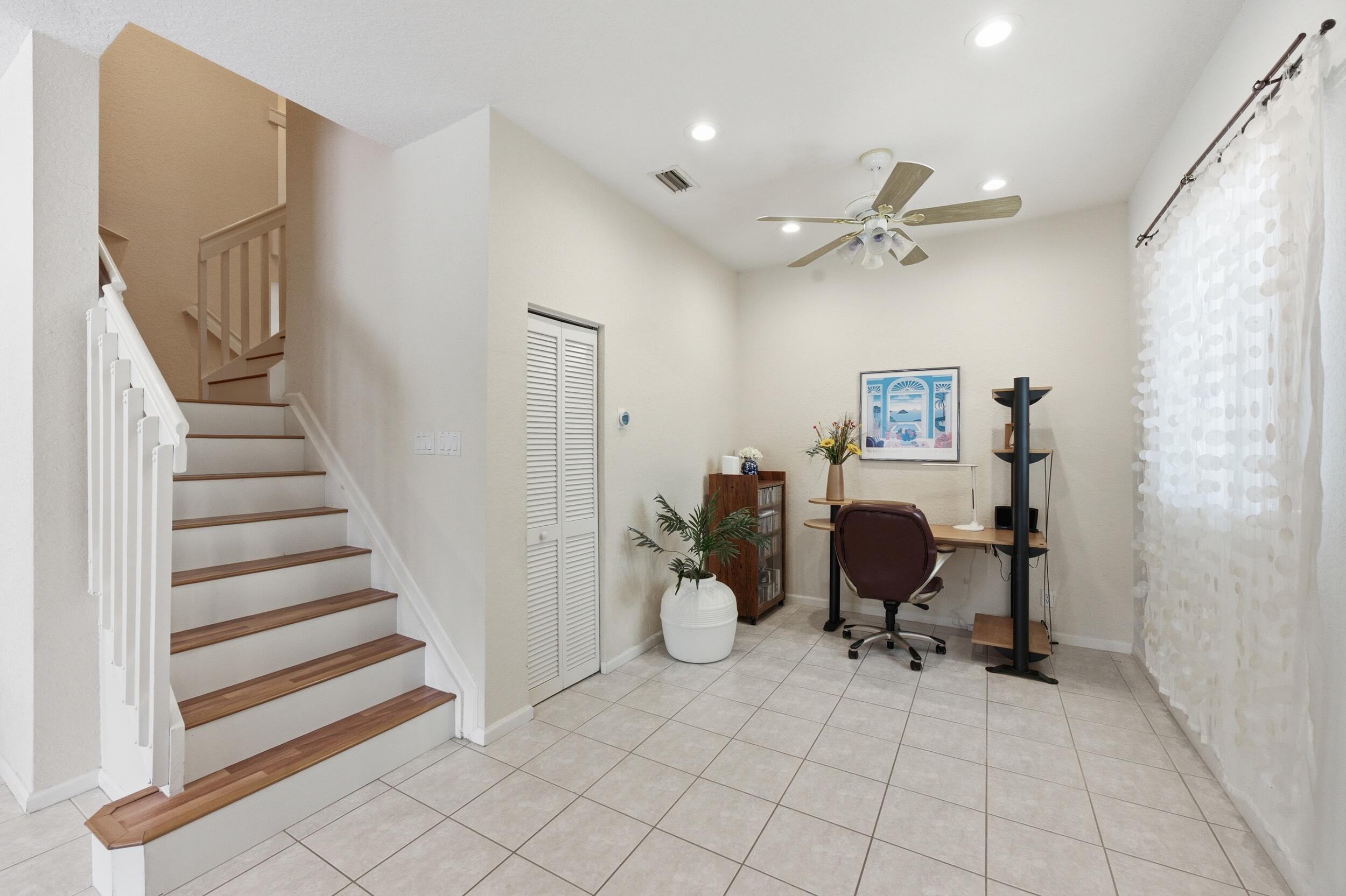 PEMBROKE SHORES - Residential