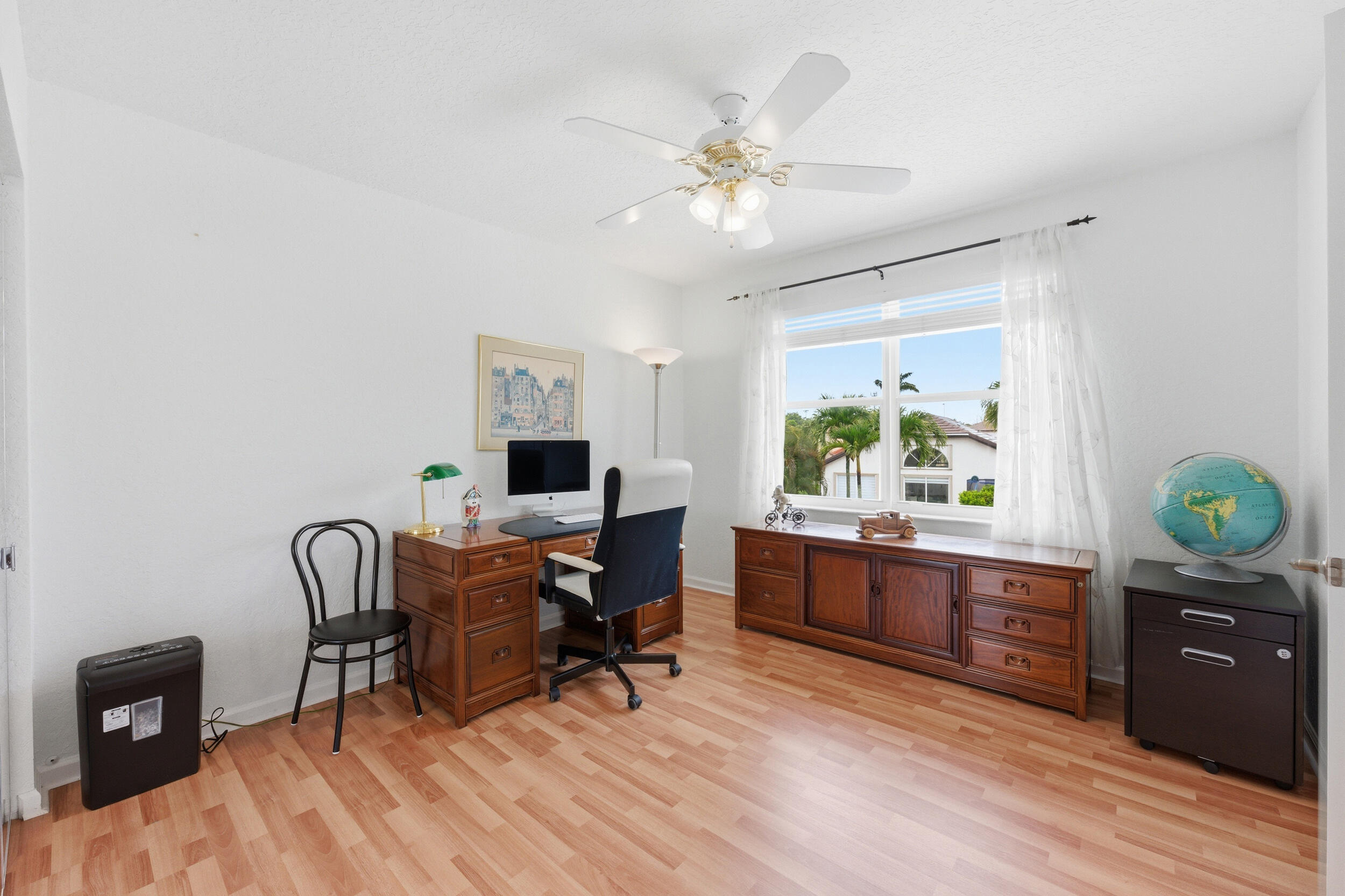 PEMBROKE SHORES - Residential