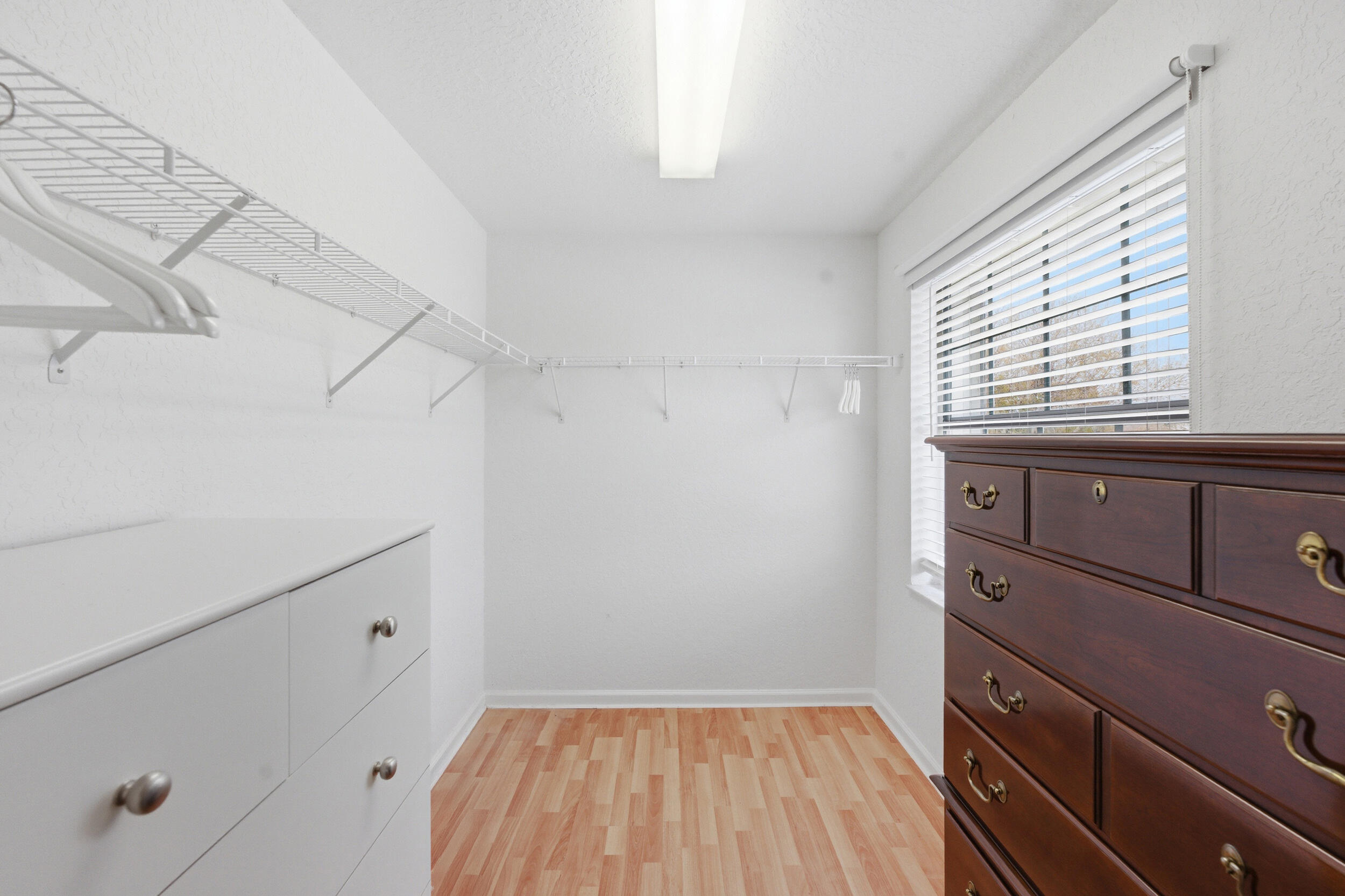 PEMBROKE SHORES - Residential