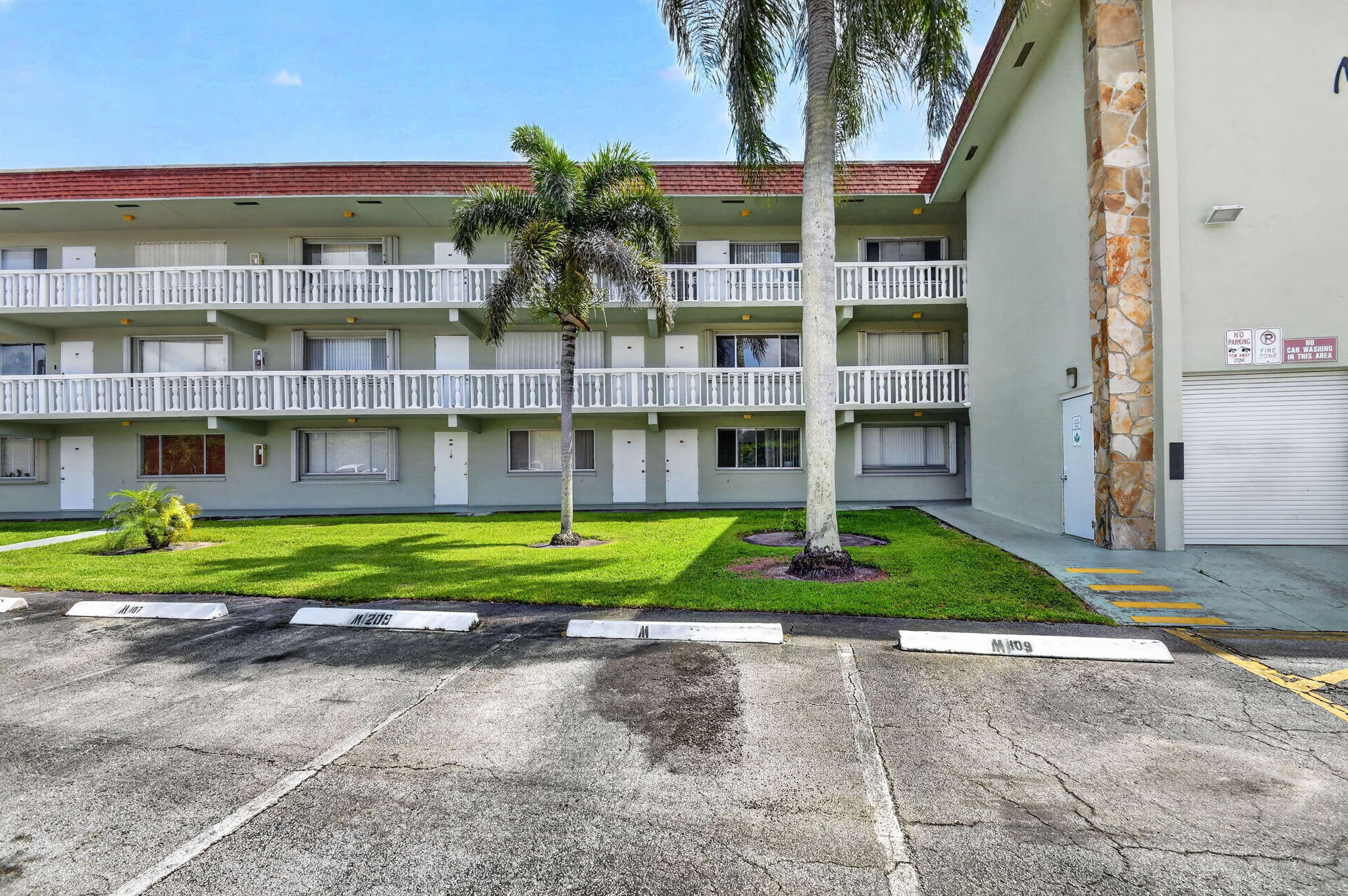 REGAL PALMS MAYFAIR CONDO - Residential