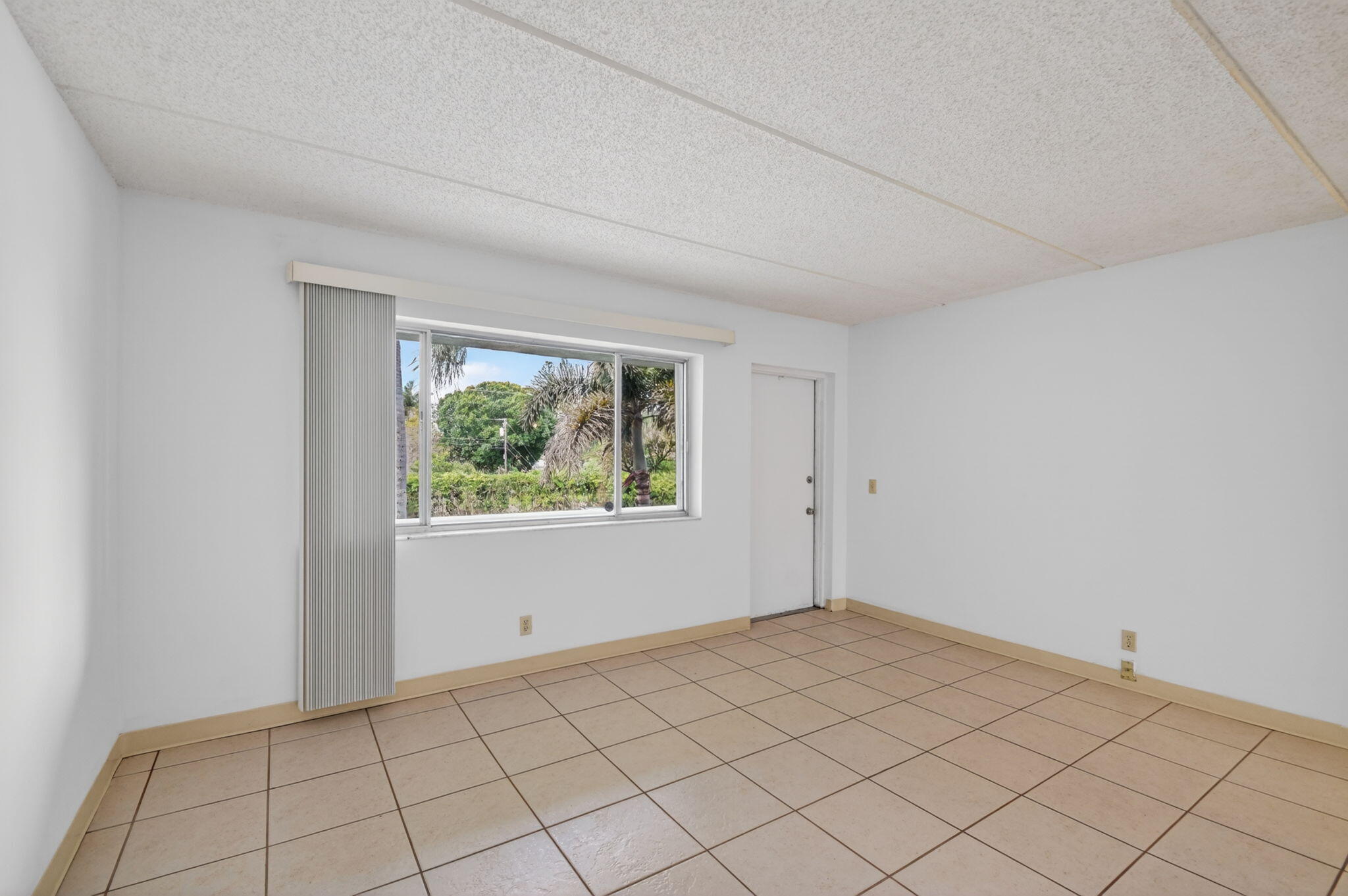 REGAL PALMS MAYFAIR CONDO - Residential