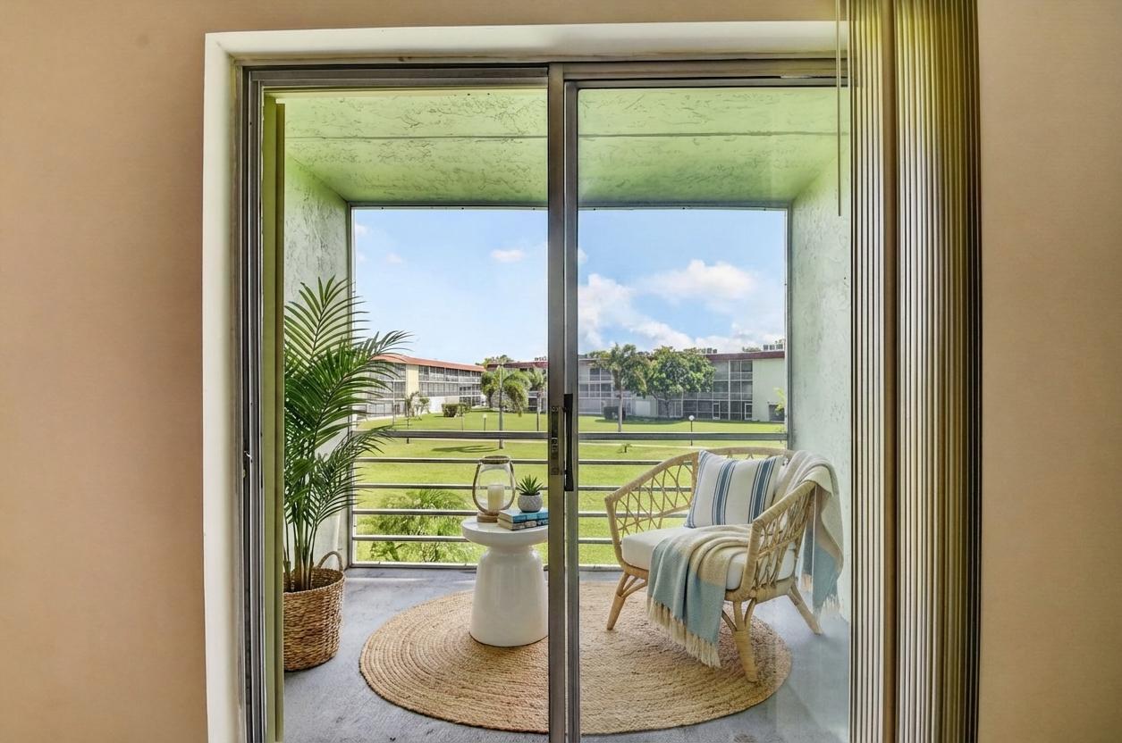 REGAL PALMS MAYFAIR CONDO - Residential