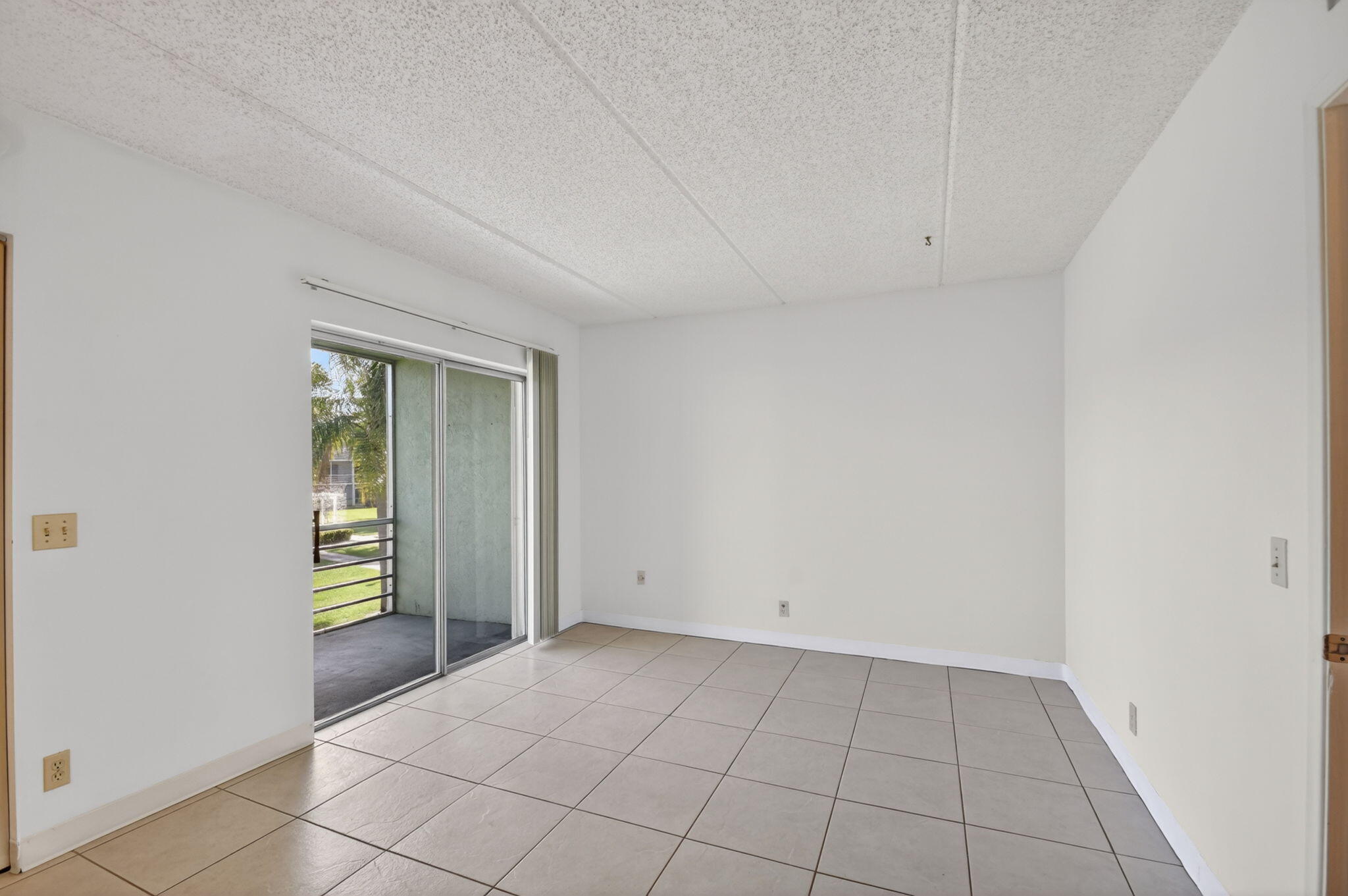 REGAL PALMS MAYFAIR CONDO - Residential