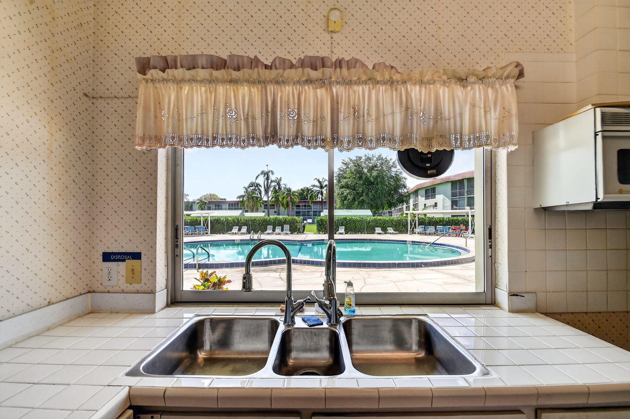 REGAL PALMS MAYFAIR CONDO - Residential