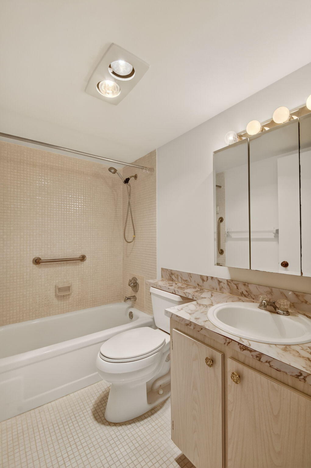 REGAL PALMS MAYFAIR CONDO - Residential