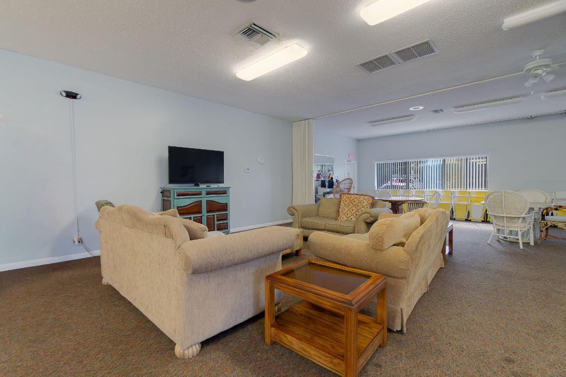 HIDDEN HARBOUR OF THE PALM BEACHES CONDO - Residential Lease