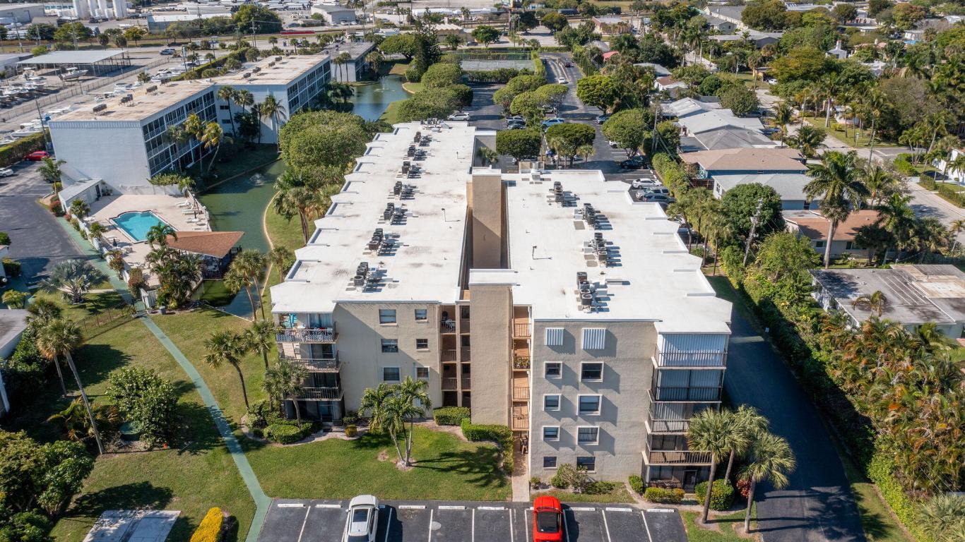 HIDDEN HARBOUR OF THE PALM BEACHES CONDO - Residential Lease