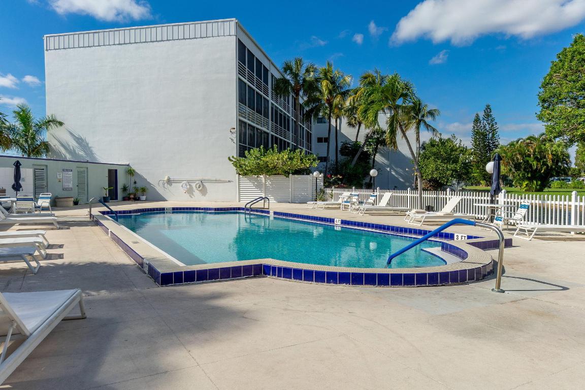 HIDDEN HARBOUR OF THE PALM BEACHES CONDO - Residential Lease