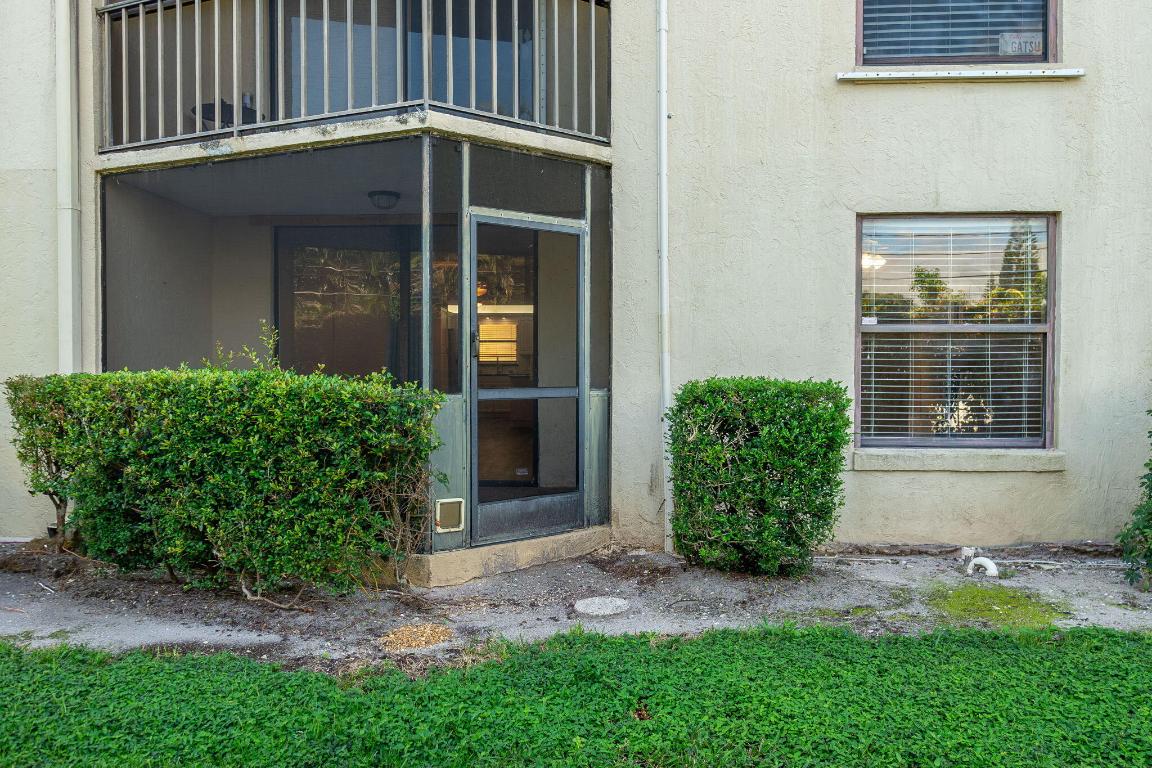 HIDDEN HARBOUR OF THE PALM BEACHES CONDO - Residential Lease