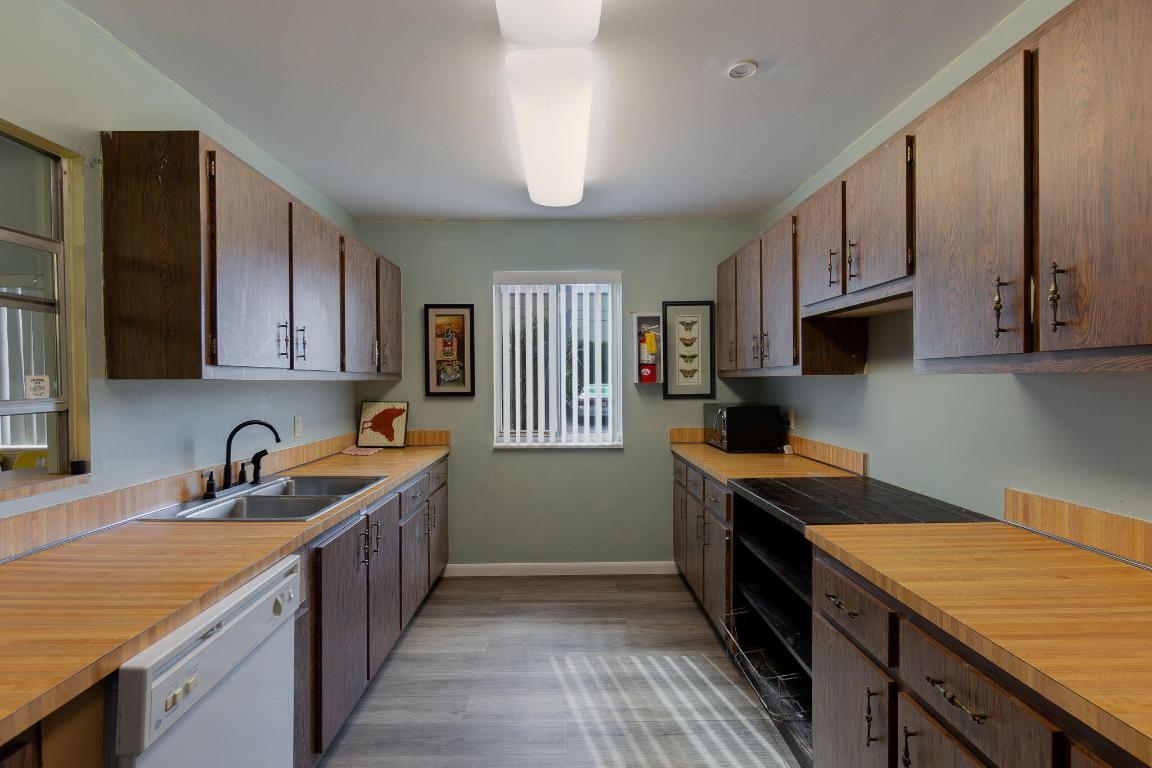 HIDDEN HARBOUR OF THE PALM BEACHES CONDO - Residential Lease