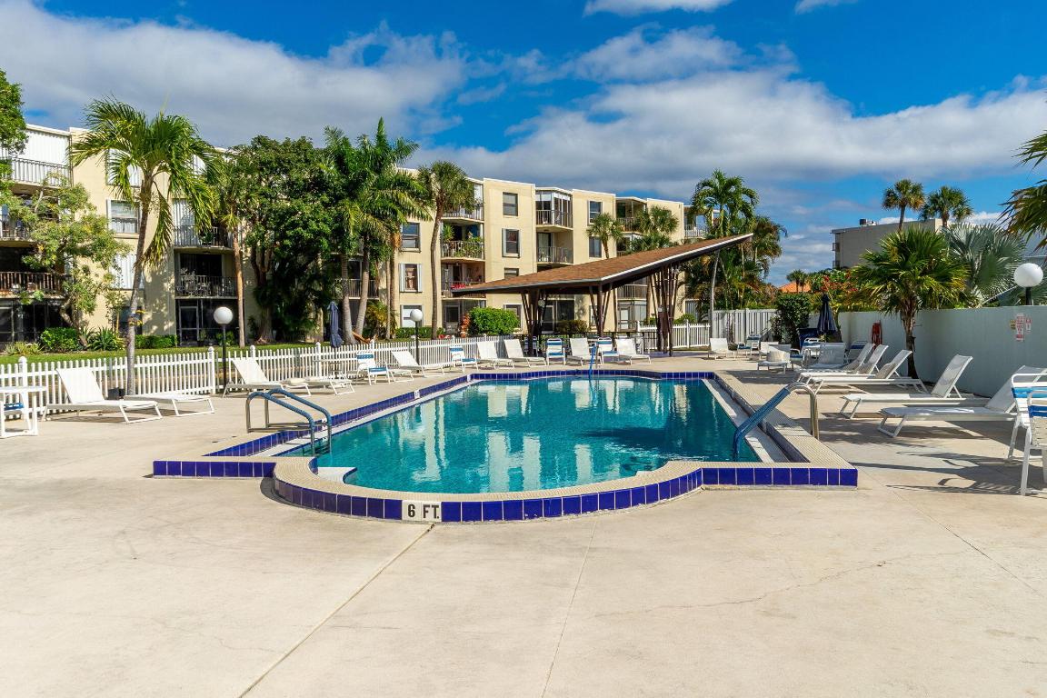 HIDDEN HARBOUR OF THE PALM BEACHES CONDO - Residential Lease