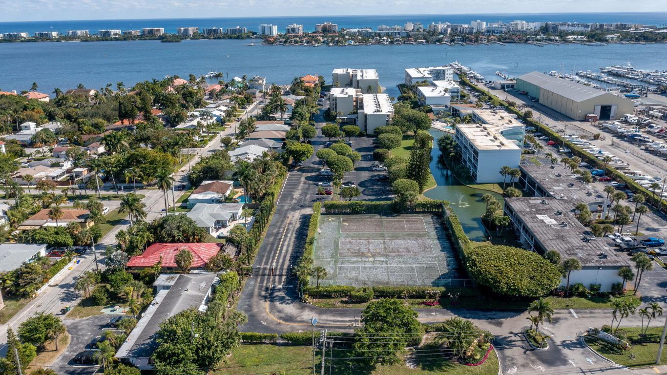 HIDDEN HARBOUR OF THE PALM BEACHES CONDO - Residential Lease