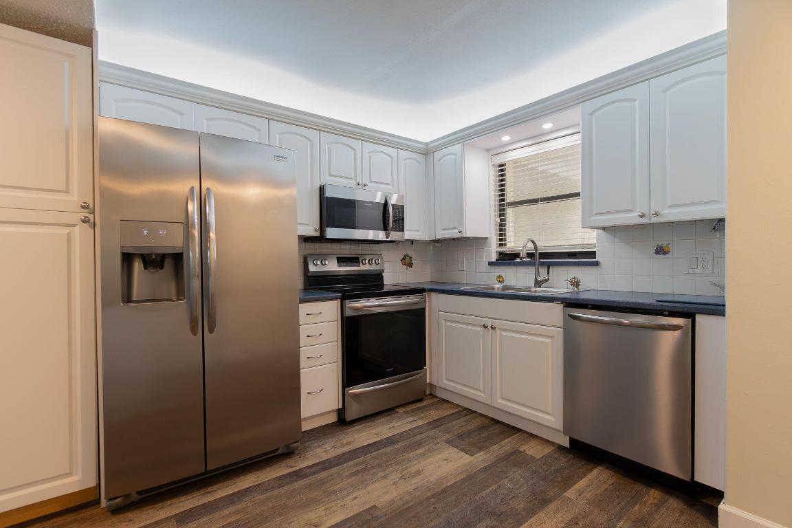 HIDDEN HARBOUR OF THE PALM BEACHES CONDO - Residential Lease