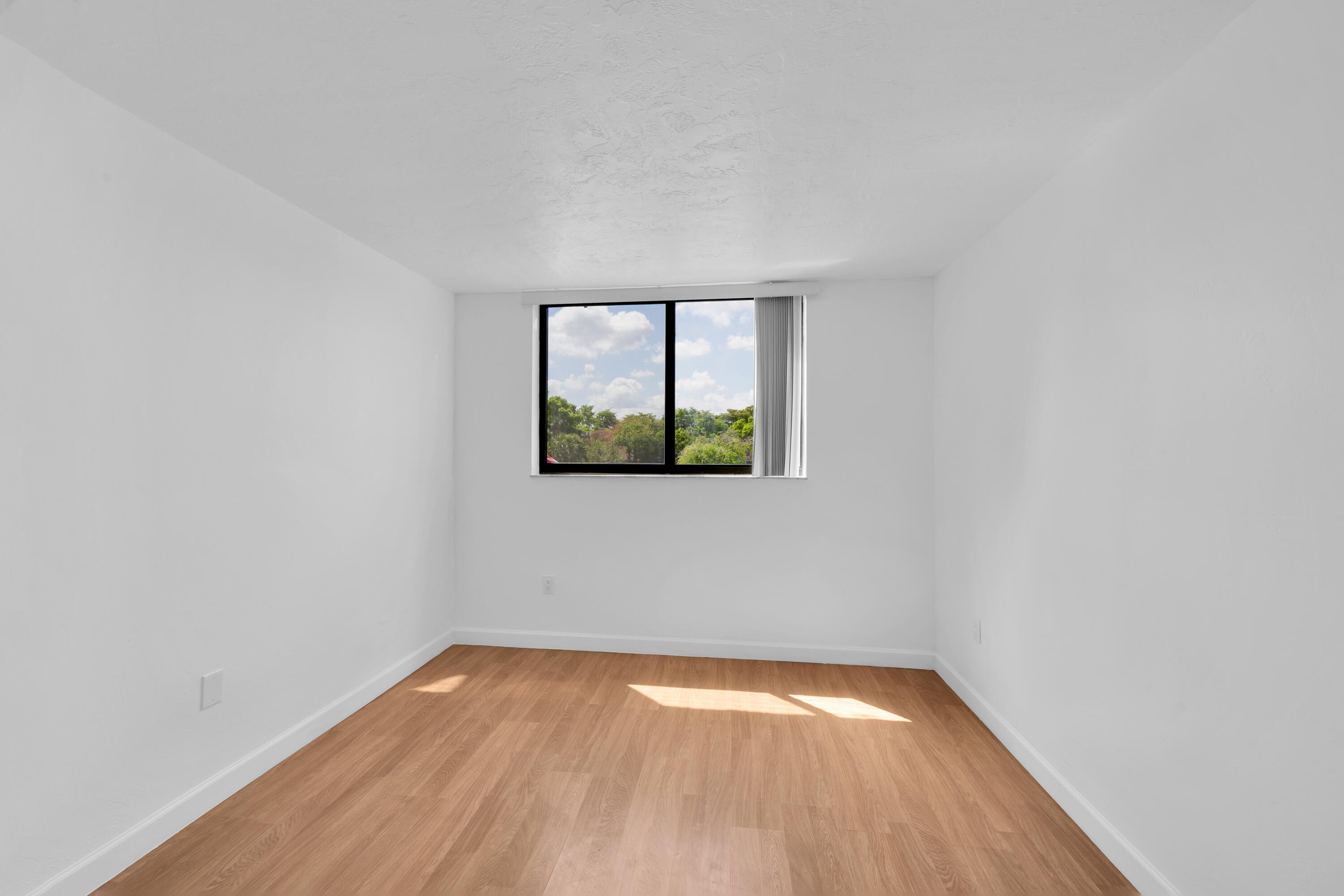 OMEGA CONDO NO 3 - Residential