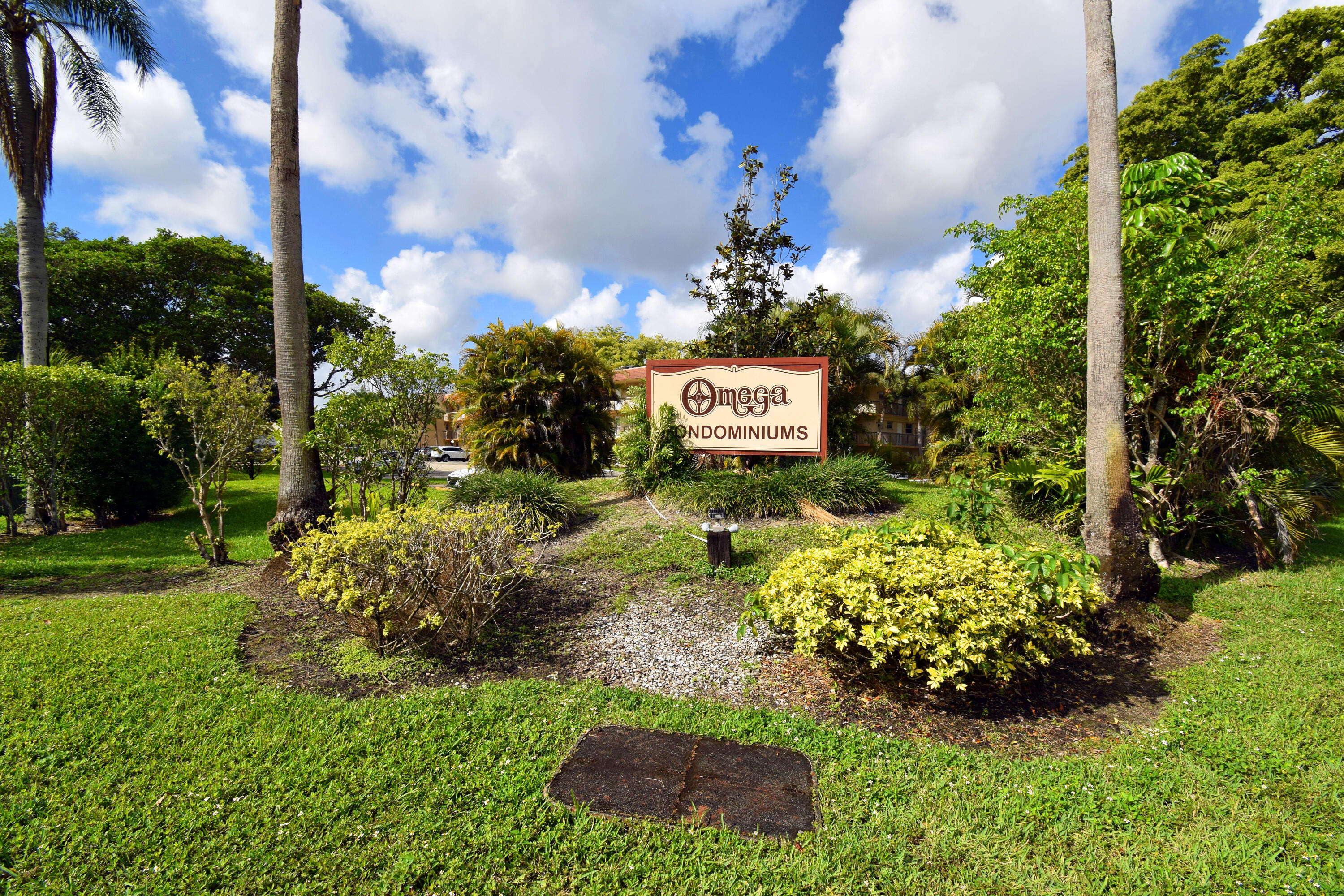 OMEGA CONDO NO 3 - Residential