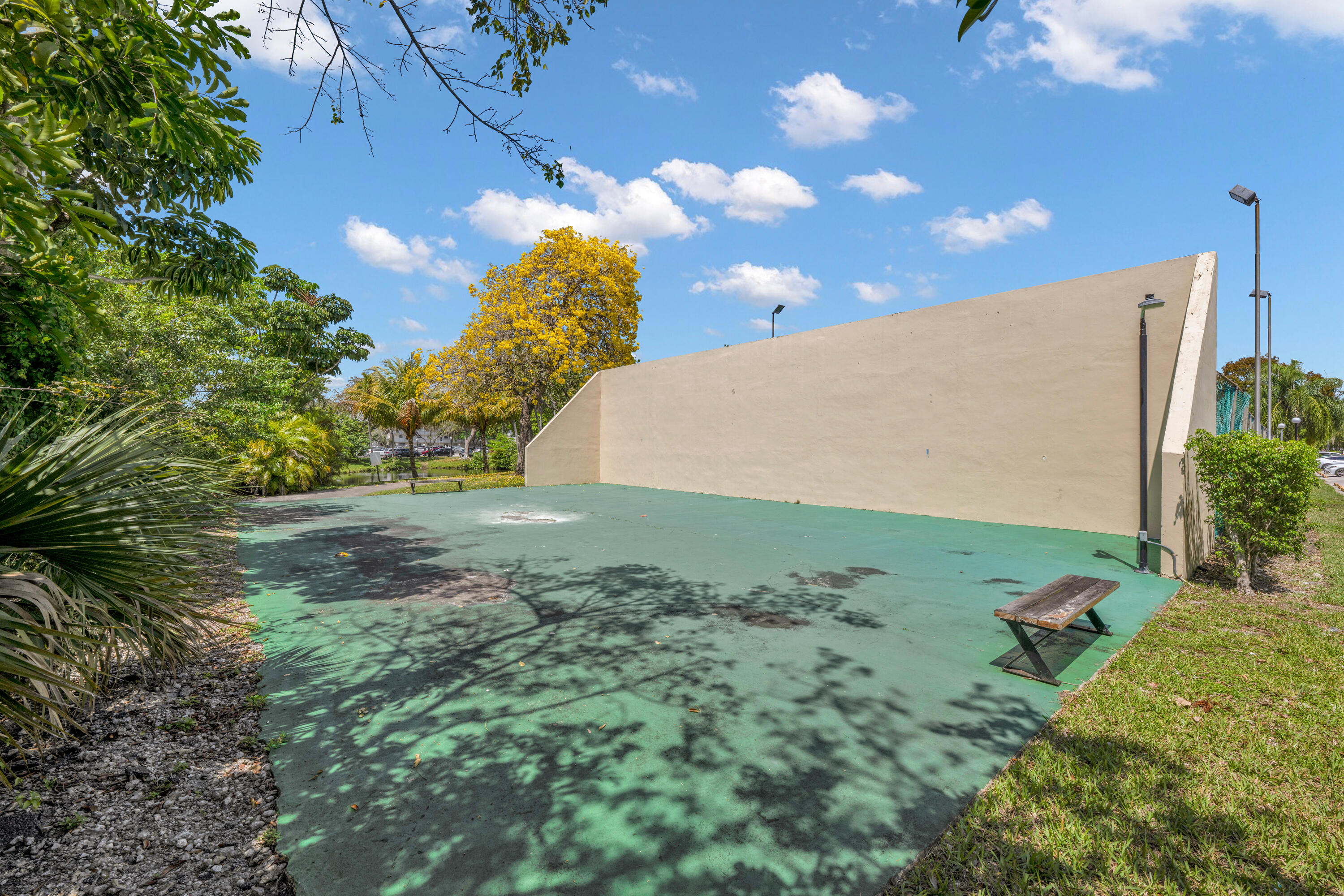 OMEGA CONDO NO 3 - Residential