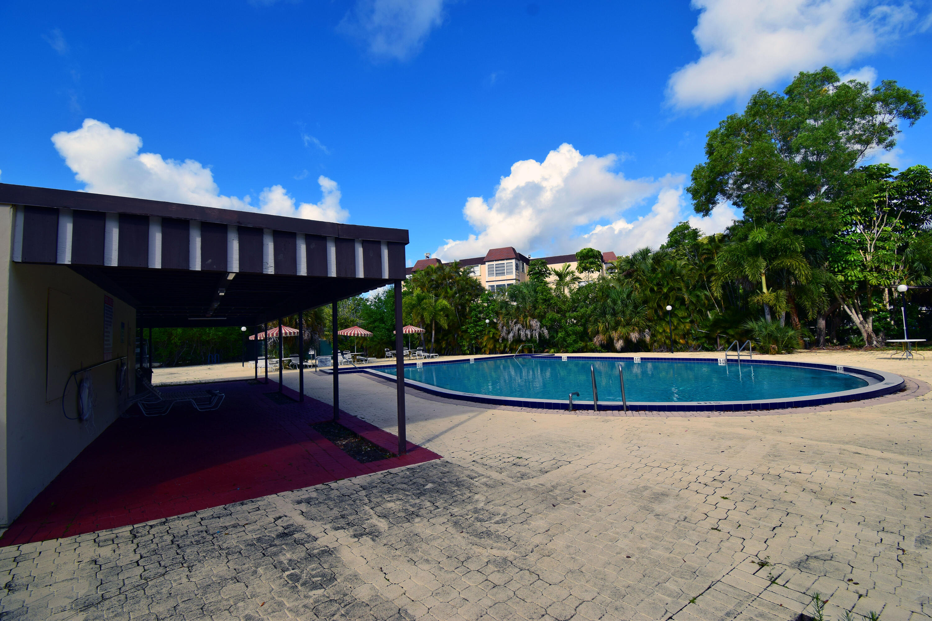 OMEGA CONDO NO 3 - Residential