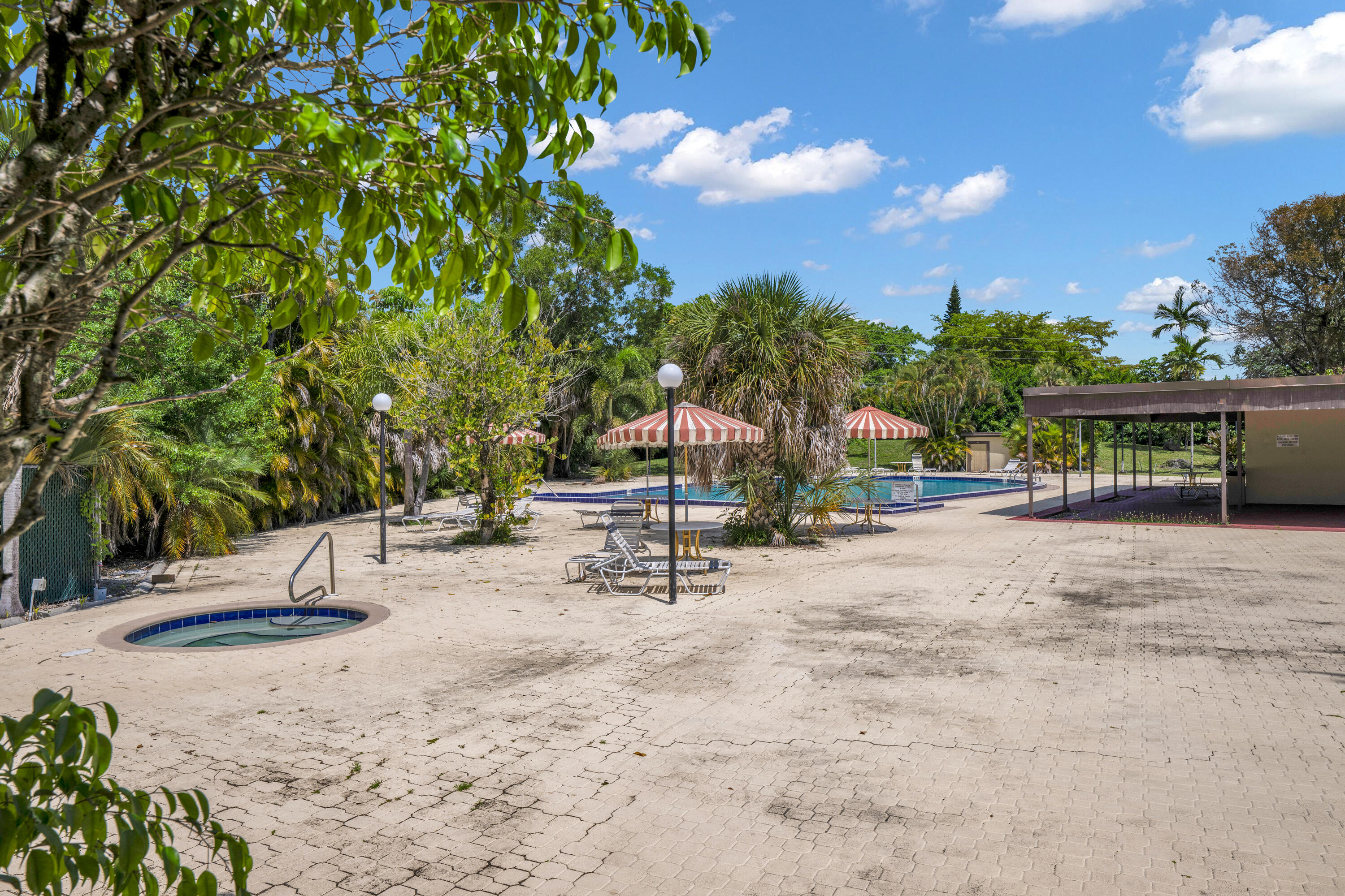 OMEGA CONDO NO 3 - Residential