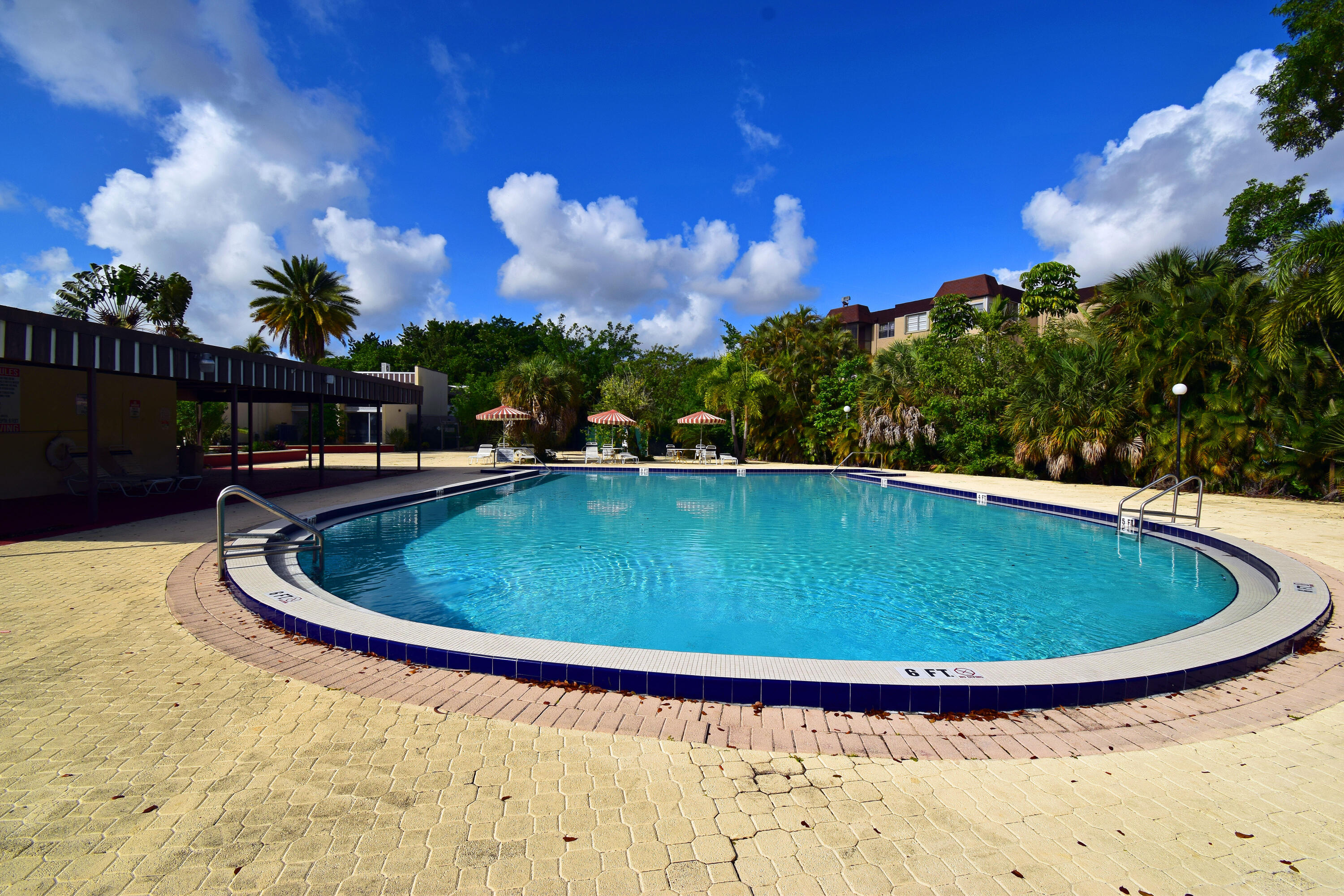 OMEGA CONDO NO 3 - Residential