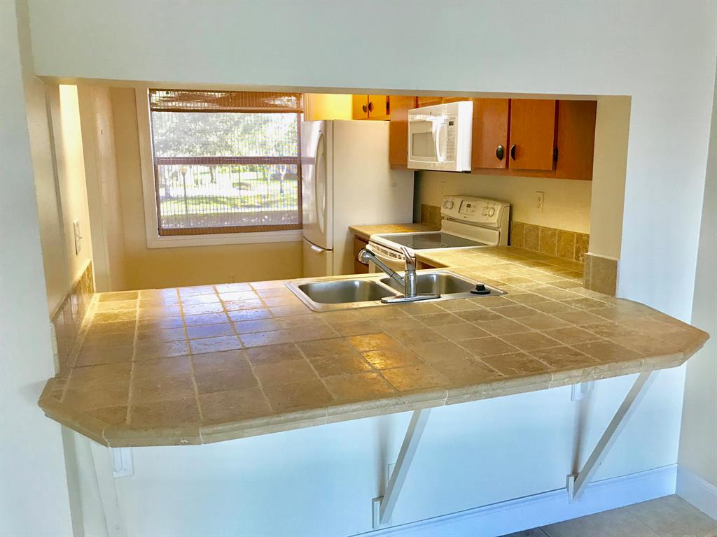 BRIARWOOD CONDO - Residential