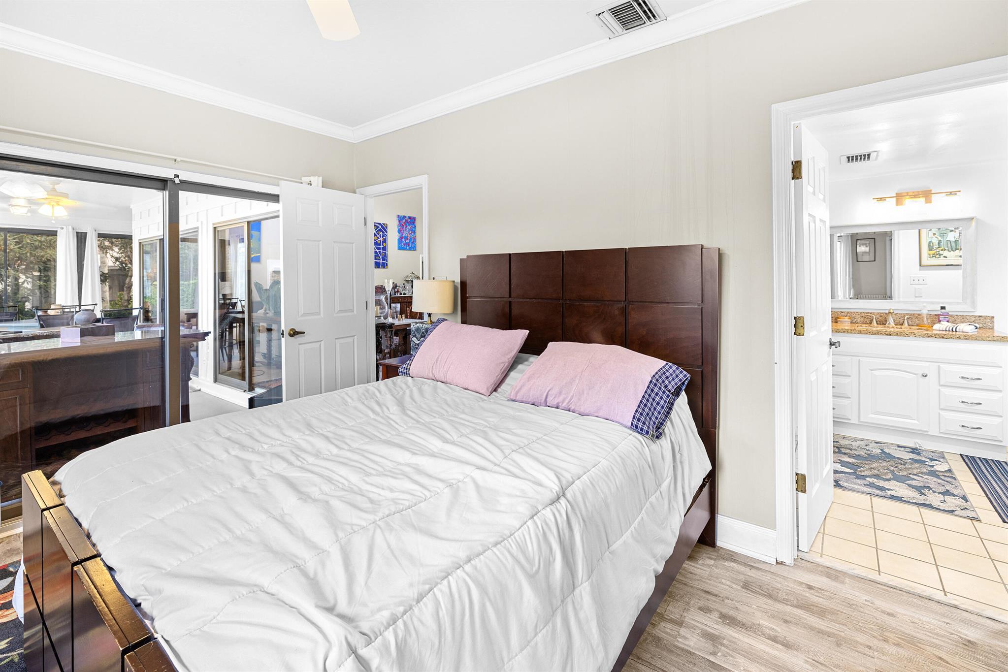 HOLE IN ONE CIRCLE - Residential