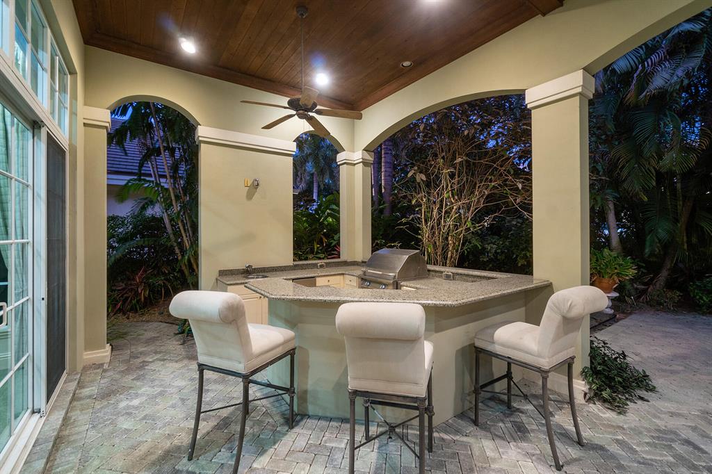 ROYAL PALM YACHT & COUNTRY CLUB - Residential